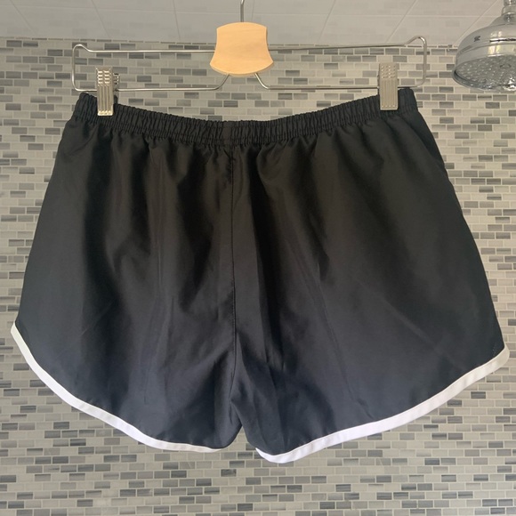 Nike running shorts - Picture 2 of 6
